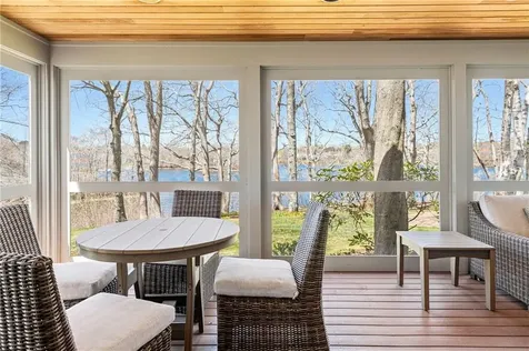 125 Woodruff Avenue Narragansett RI 02882