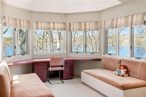 125 Woodruff Avenue Narragansett RI 02882