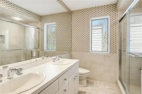 125 Woodruff Avenue Narragansett RI 02882