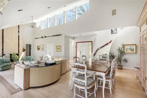 125 Woodruff Avenue Narragansett RI 02882
