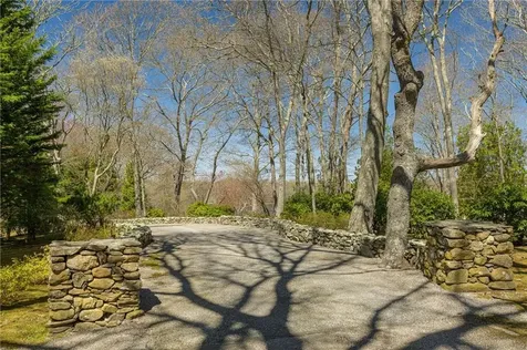 125 Woodruff Avenue Narragansett RI 02882