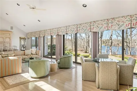 125 Woodruff Avenue Narragansett RI 02882