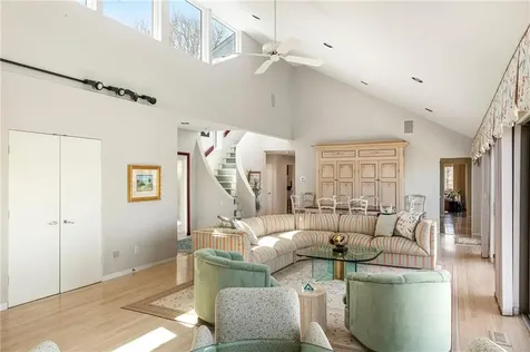 125 Woodruff Avenue Narragansett RI 02882