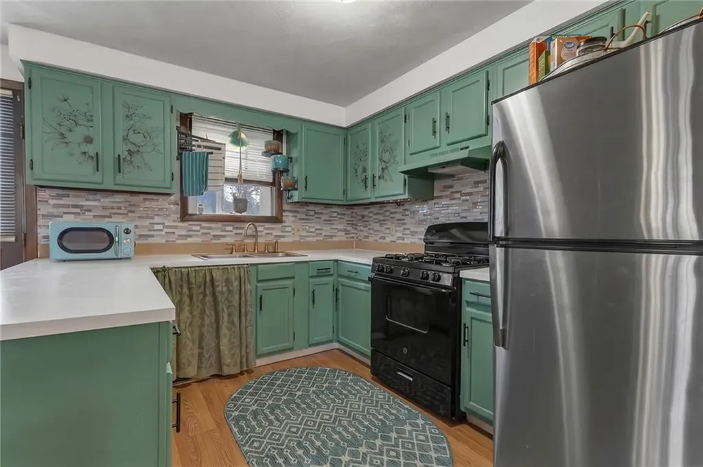 46 Merle Street Warwick RI 02889