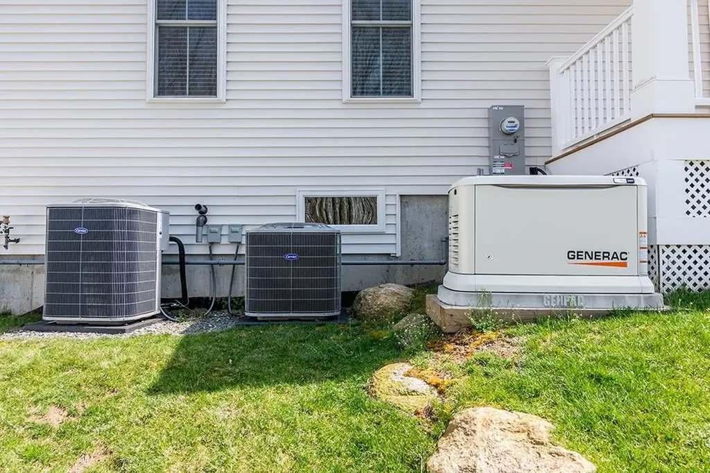 9 Scarlett Way Cranston RI 02921