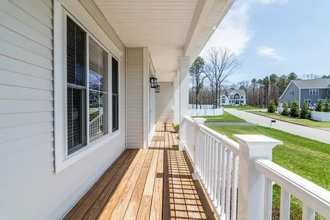 9 Scarlett Way Cranston RI 02921
