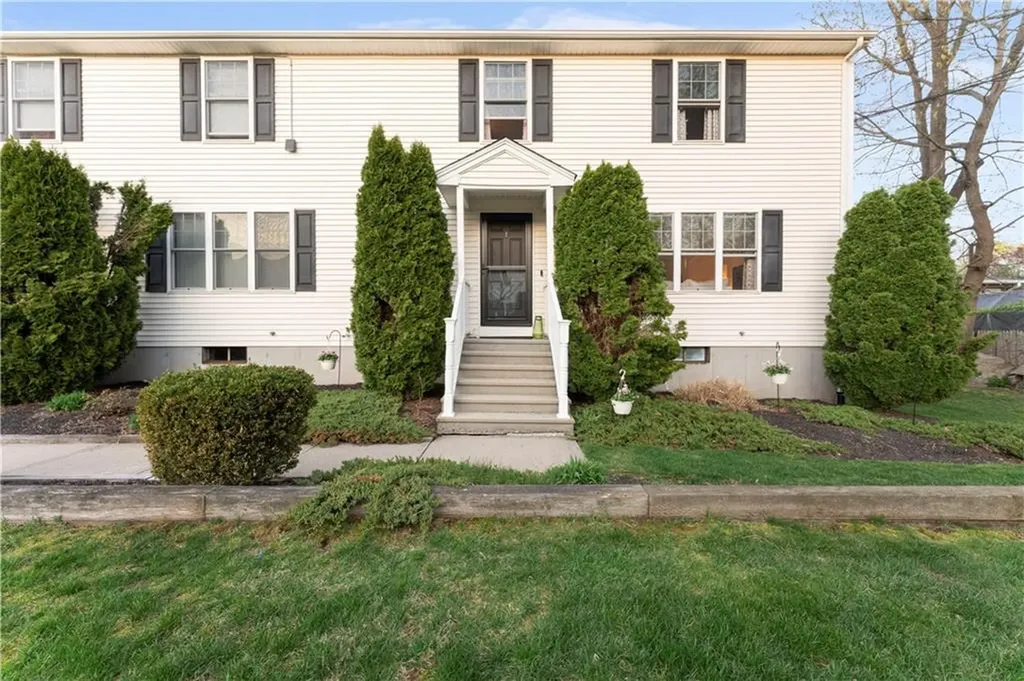 6 Legris Commons Lane West Warwick RI 02893
