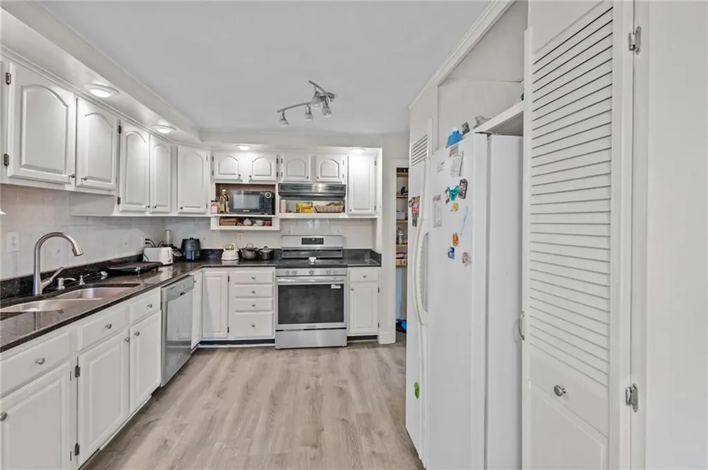 416 Farnum Pike Smithfield RI 02917