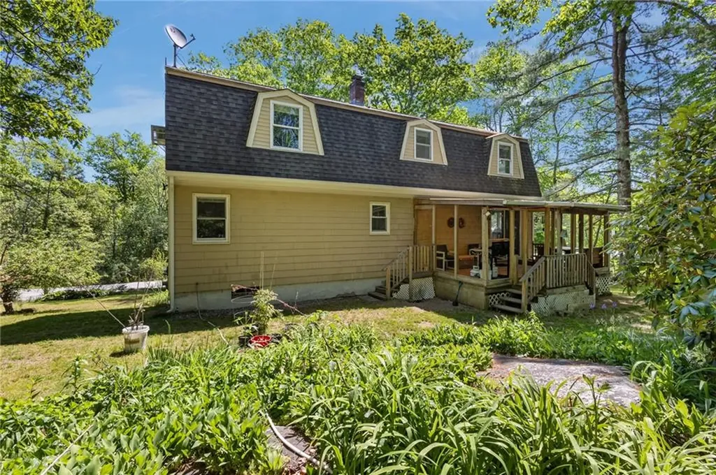 416 Farnum Pike Smithfield RI 02917
