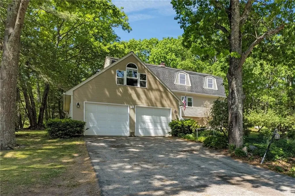 416 Farnum Pike Smithfield RI 02917