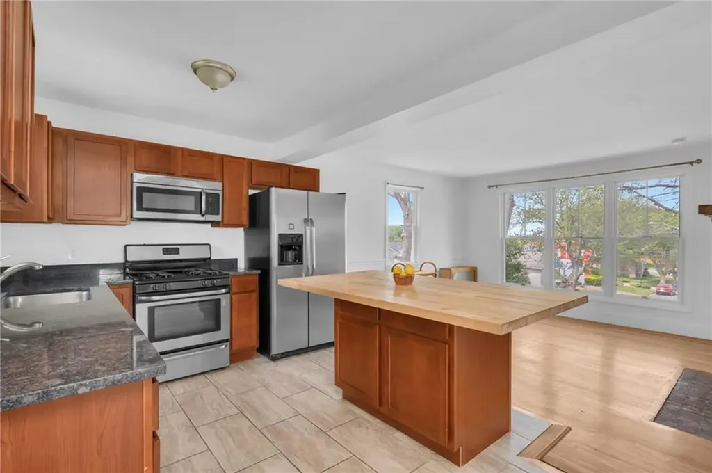 14 Barnsdale Road East Providence RI 02914