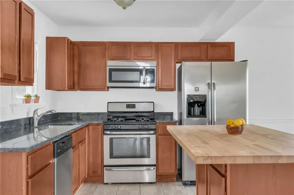 14 Barnsdale Road East Providence RI 02914