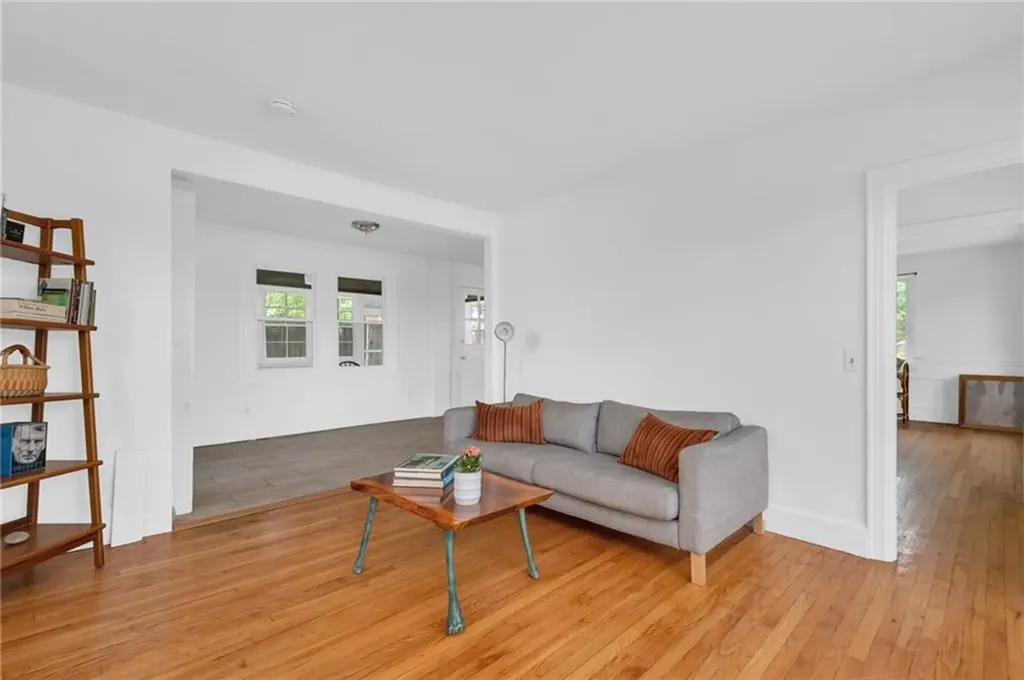 14 Barnsdale Road East Providence RI 02914