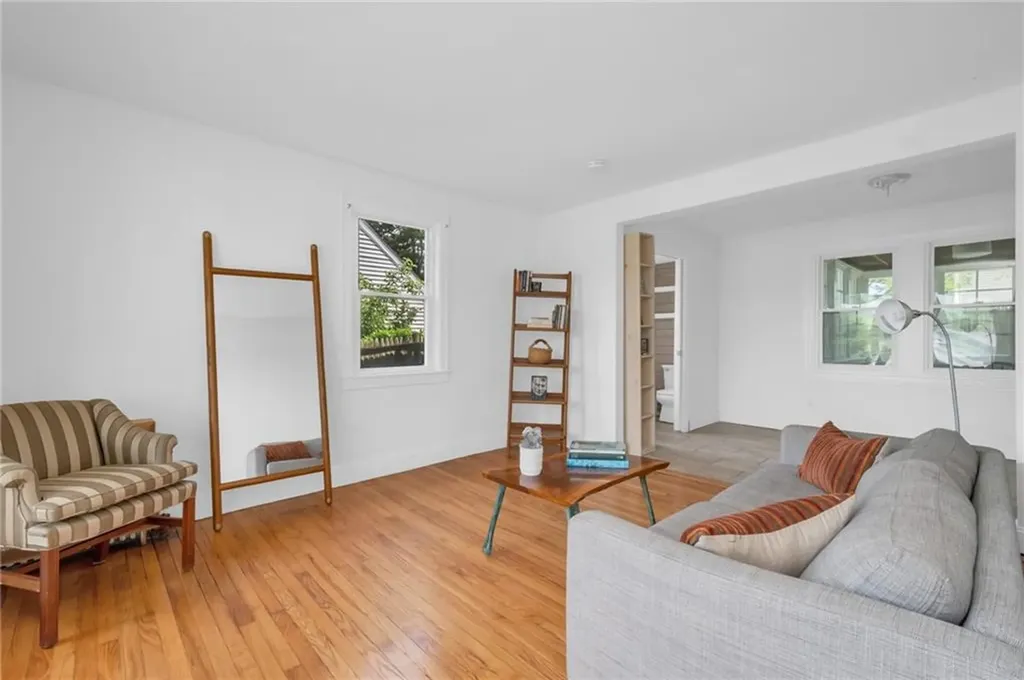 14 Barnsdale Road East Providence RI 02914