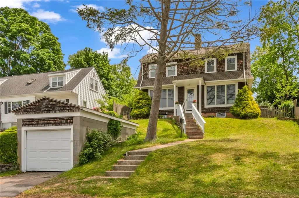 14 Barnsdale Road East Providence RI 02914