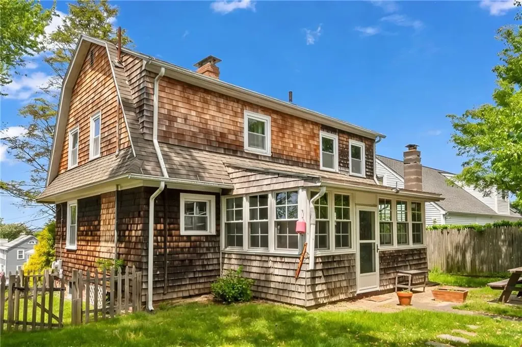 14 Barnsdale Road East Providence RI 02914