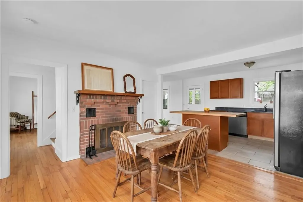 14 Barnsdale Road East Providence RI 02914