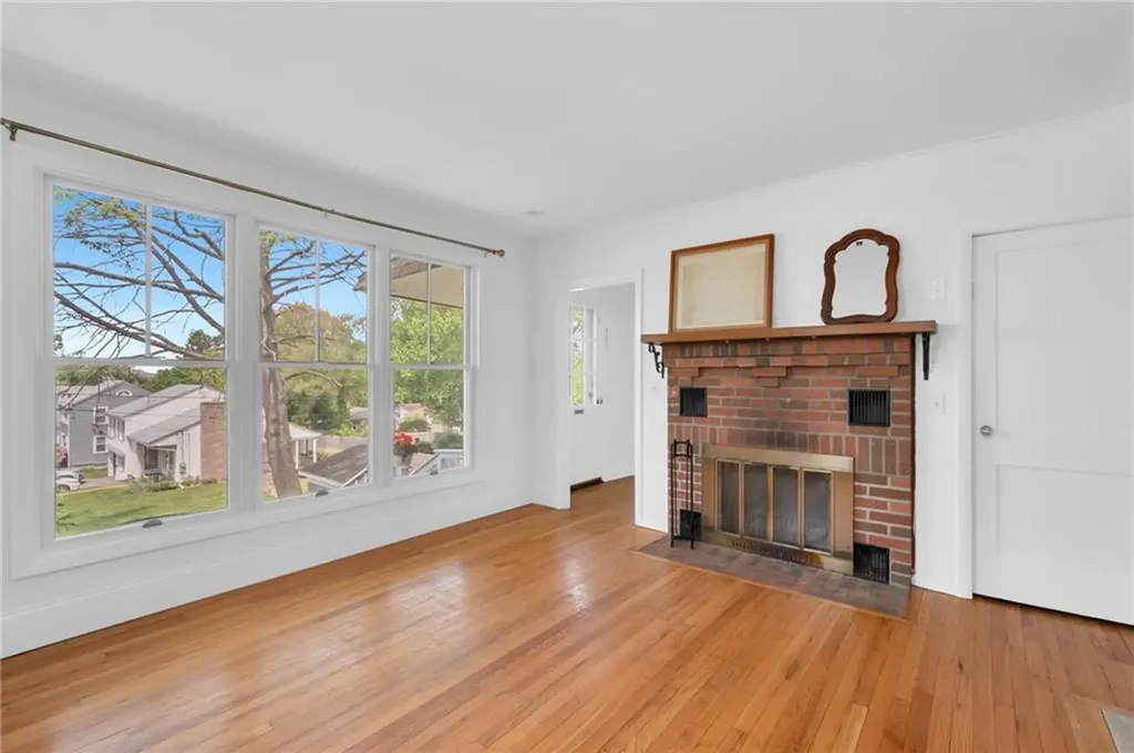 14 Barnsdale Road East Providence RI 02914