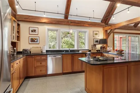 23 High Meadow Road Little Compton RI 02837
