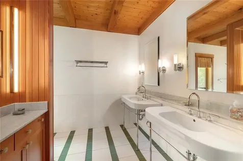 23 High Meadow Road Little Compton RI 02837