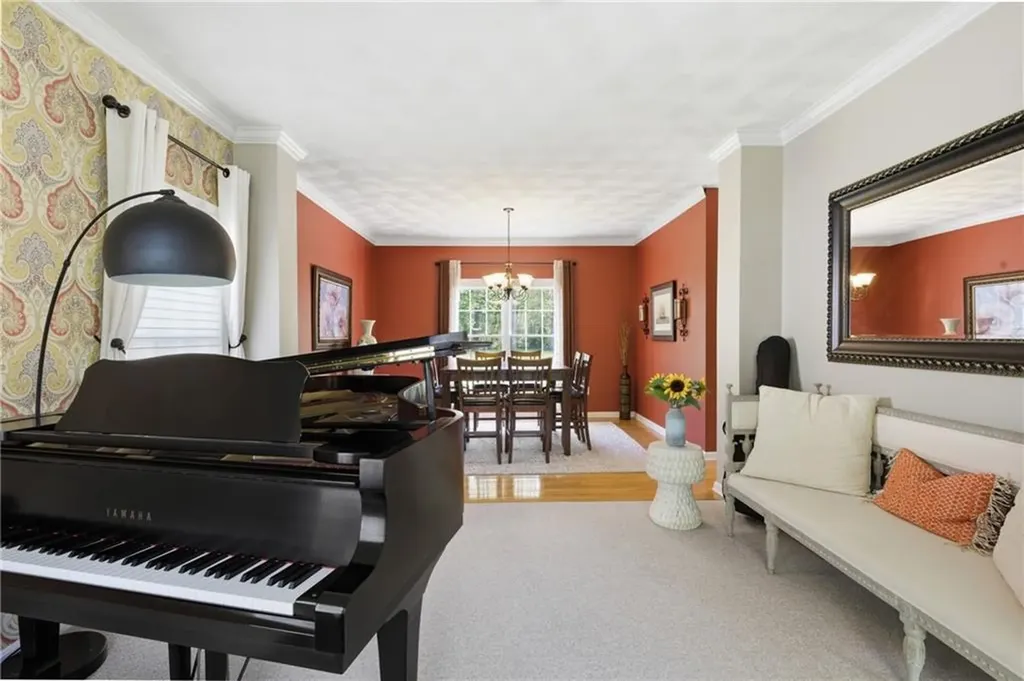 313 Westmoreland Lane North Kingstown RI 02874