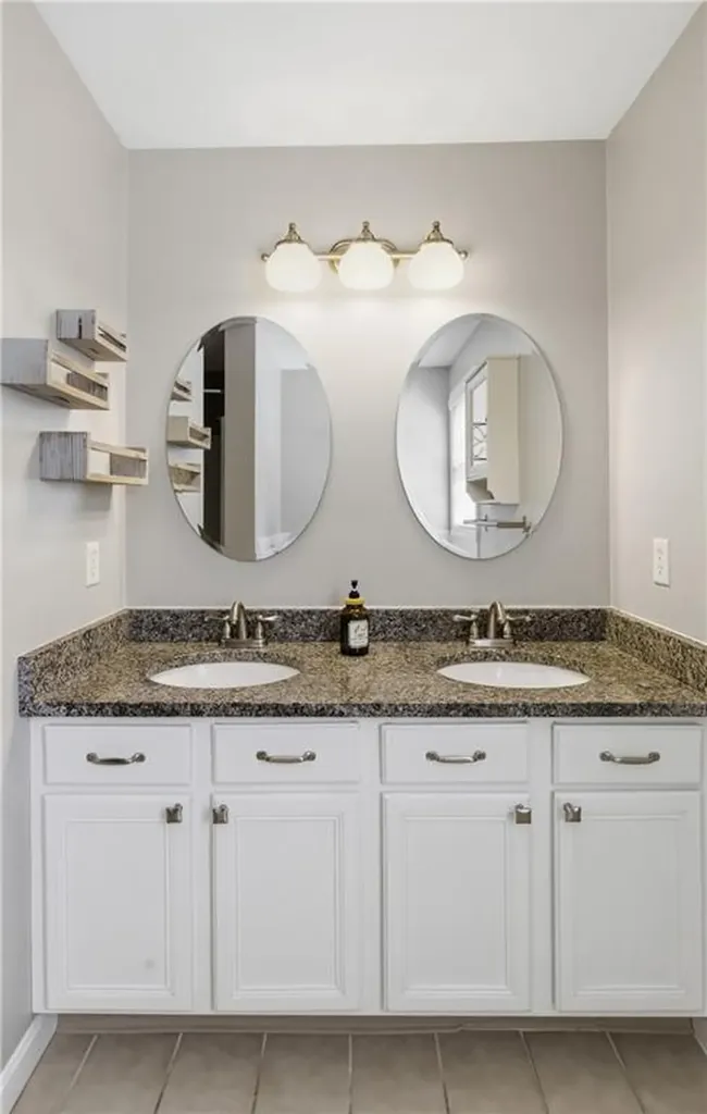 313 Westmoreland Lane North Kingstown RI 02874