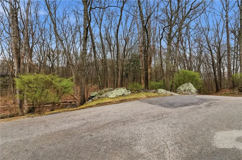 7 Wake Robin Road Lincoln RI 02865