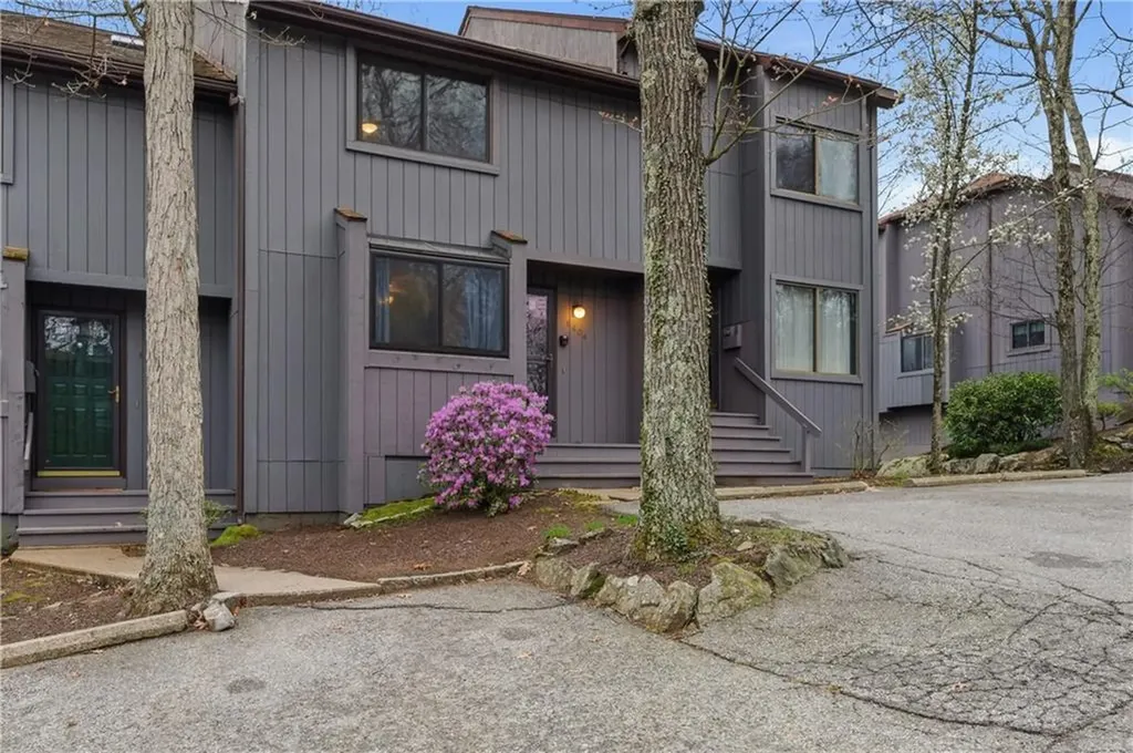 7 Wake Robin Road Lincoln RI 02865