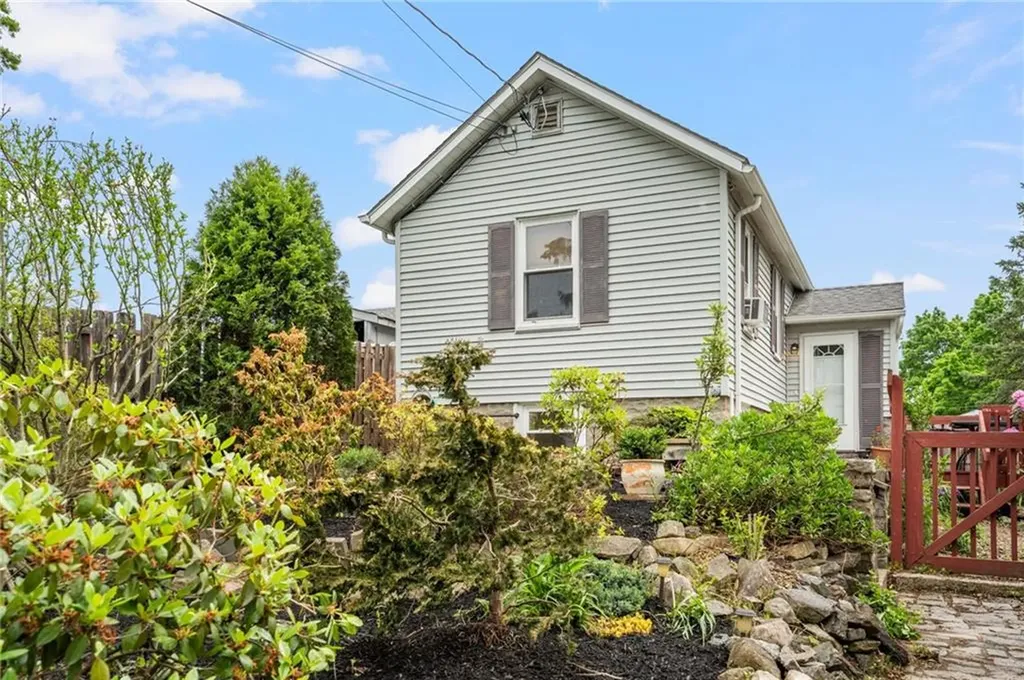 84 Ash Avenue Cranston RI 02910