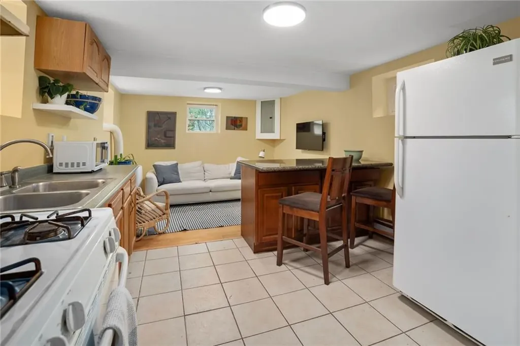 84 Ash Avenue Cranston RI 02910