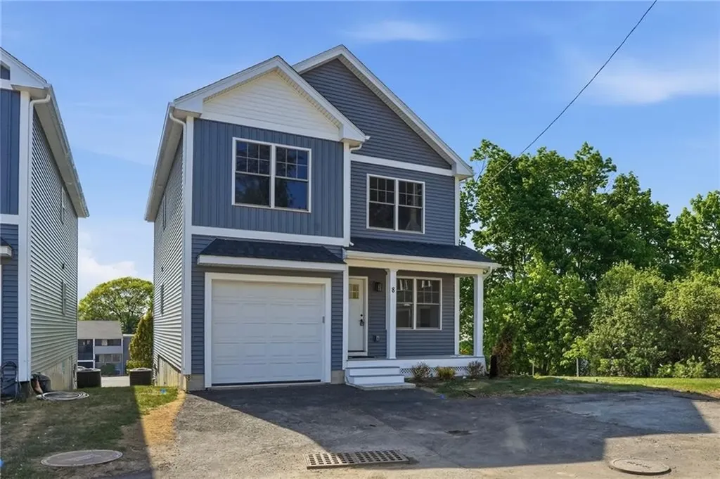 8 Teresa Ann Crossing West Warwick RI 02893