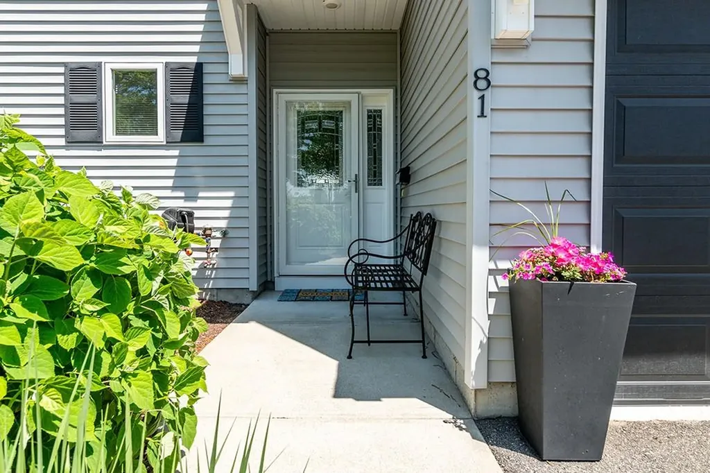 81 Batcheller Avenue Cranston RI 02920