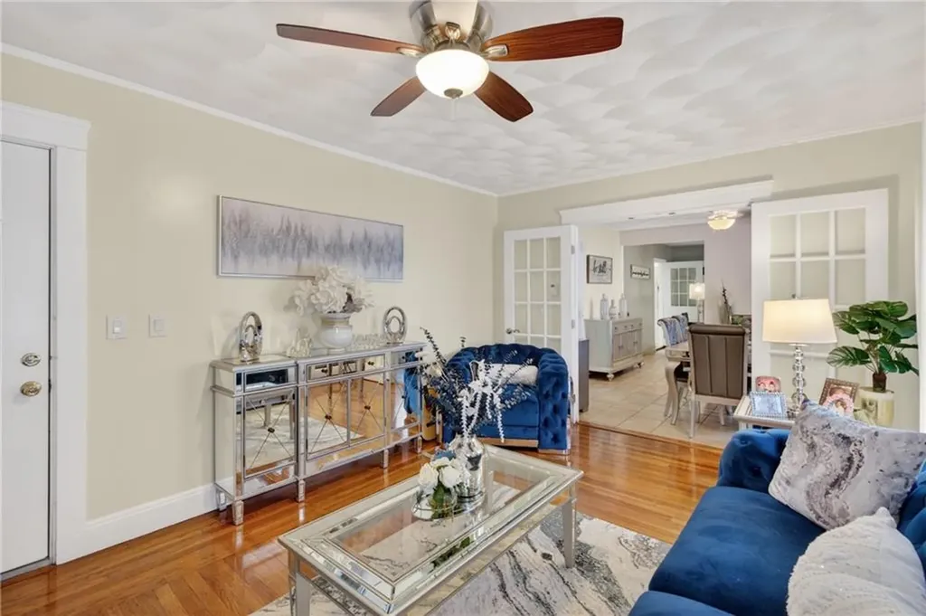 19 Netherlands Avenue Cranston RI 02905