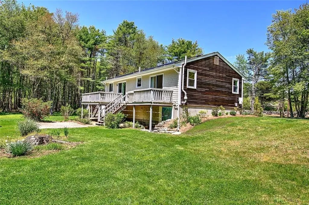 9 Division Road Westport MA 02790