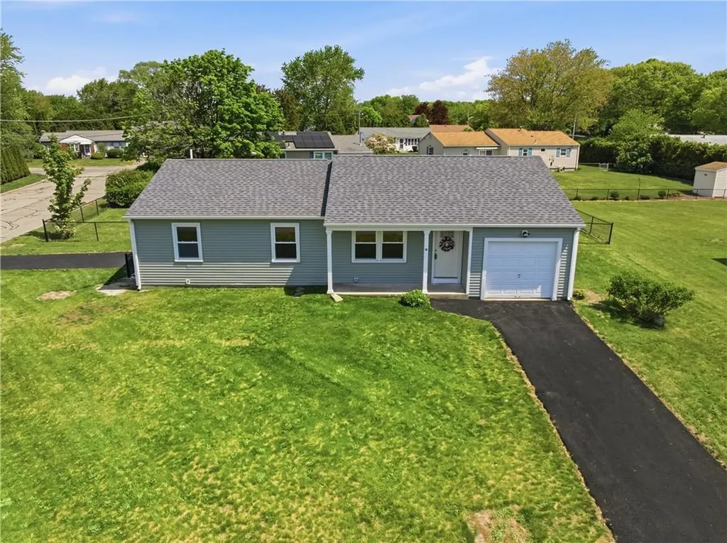 10 Wagon Wheel Lane Woonsocket RI 02895