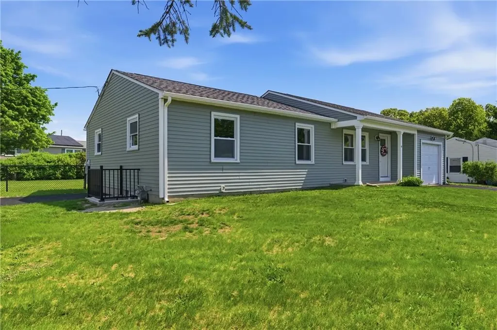 10 Wagon Wheel Lane Woonsocket RI 02895