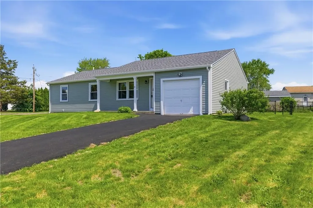 10 Wagon Wheel Lane Woonsocket RI 02895