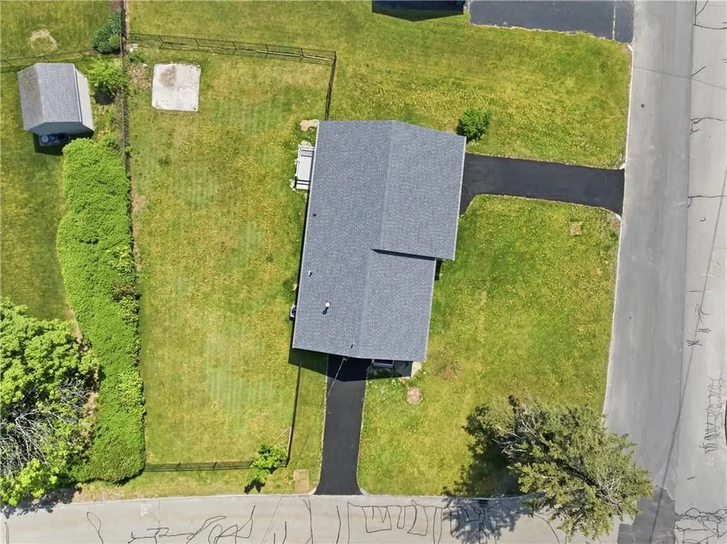 10 Wagon Wheel Lane Woonsocket RI 02895