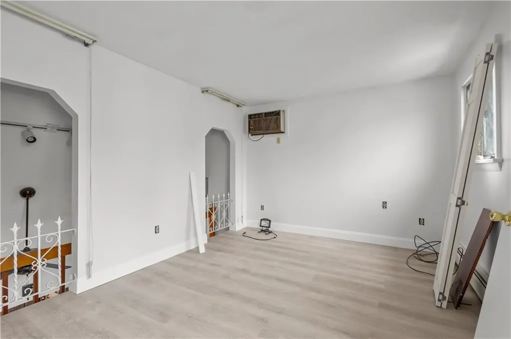129 Academy Avenue Providence RI 02908