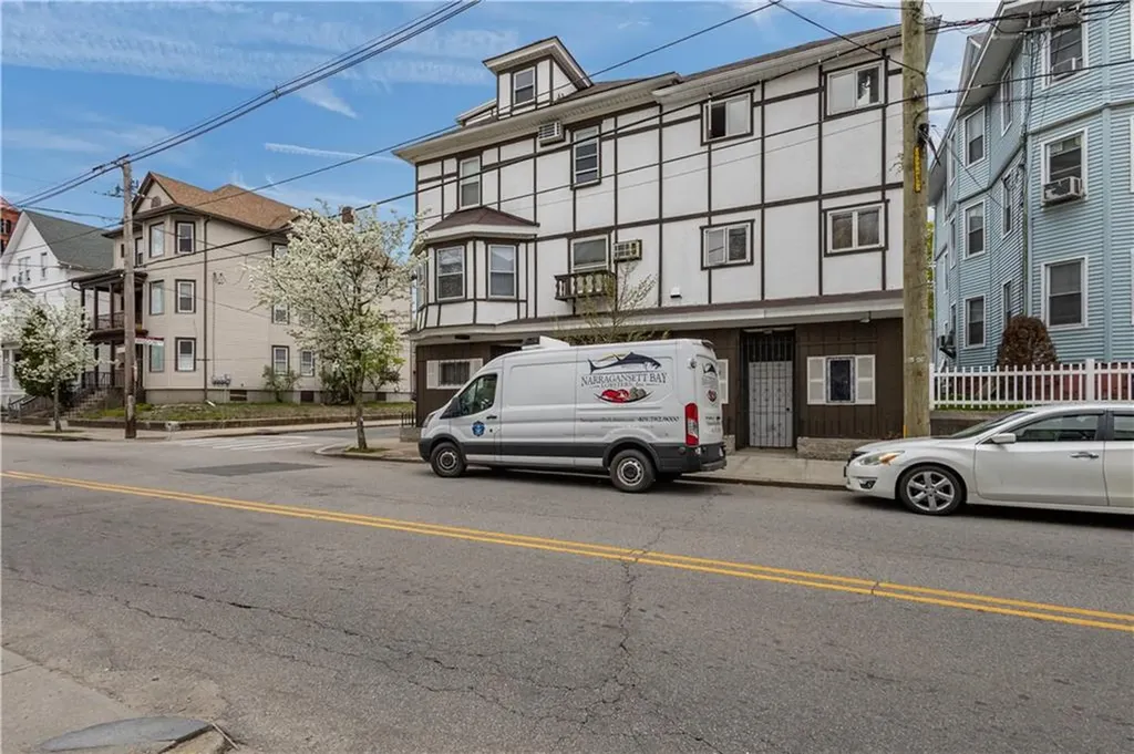 129 Academy Avenue Providence RI 02908