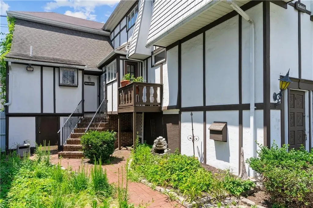 129 Academy Avenue Providence RI 02908