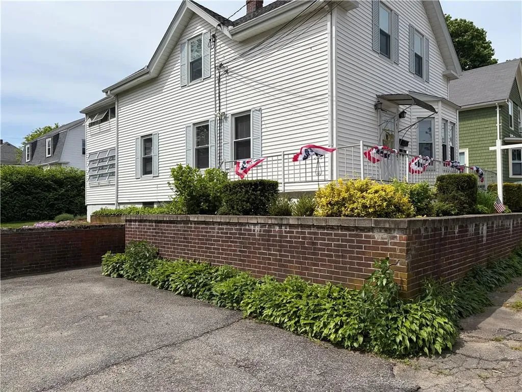62 Lawn Avenue Warwick RI 02888