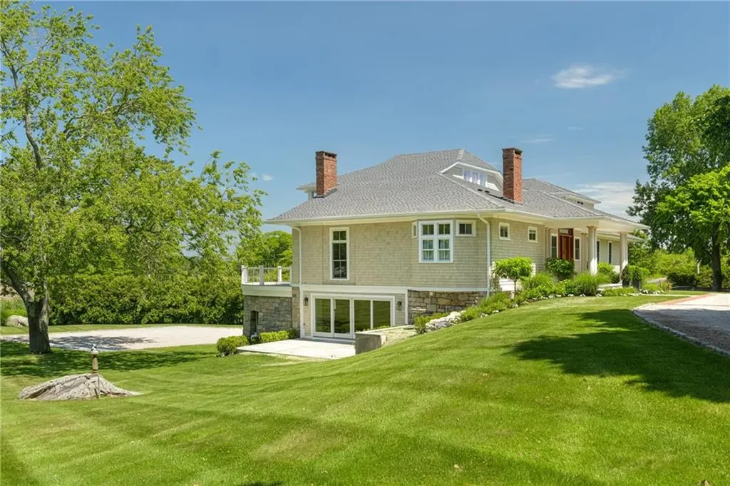 4 Foster Cove Road Westerly RI 02891