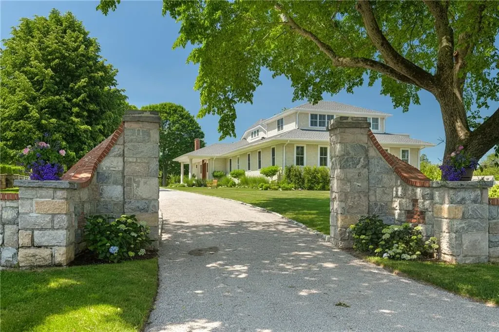 4 Foster Cove Road Westerly RI 02891