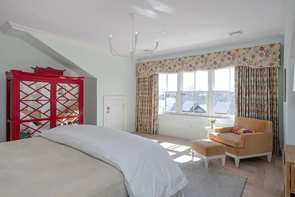 78 Rhode Island Avenue Newport RI 02840