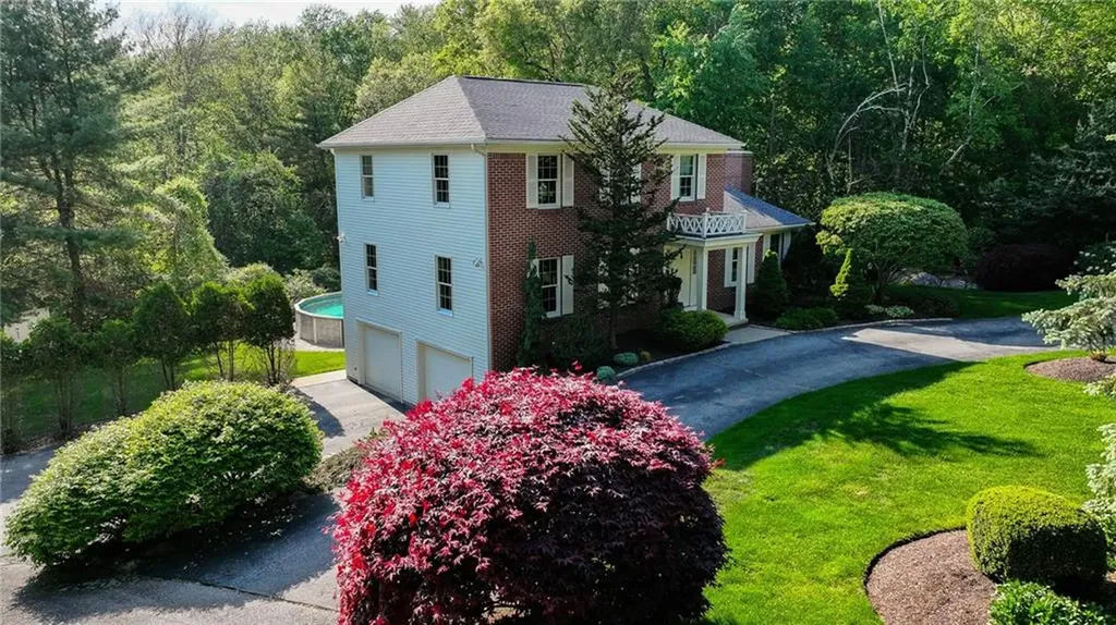 3 Stony Lane Smithfield RI 02917