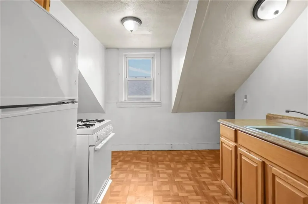 15 16 Judith Street Providence RI 02909