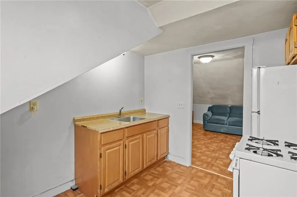 15 16 Judith Street Providence RI 02909