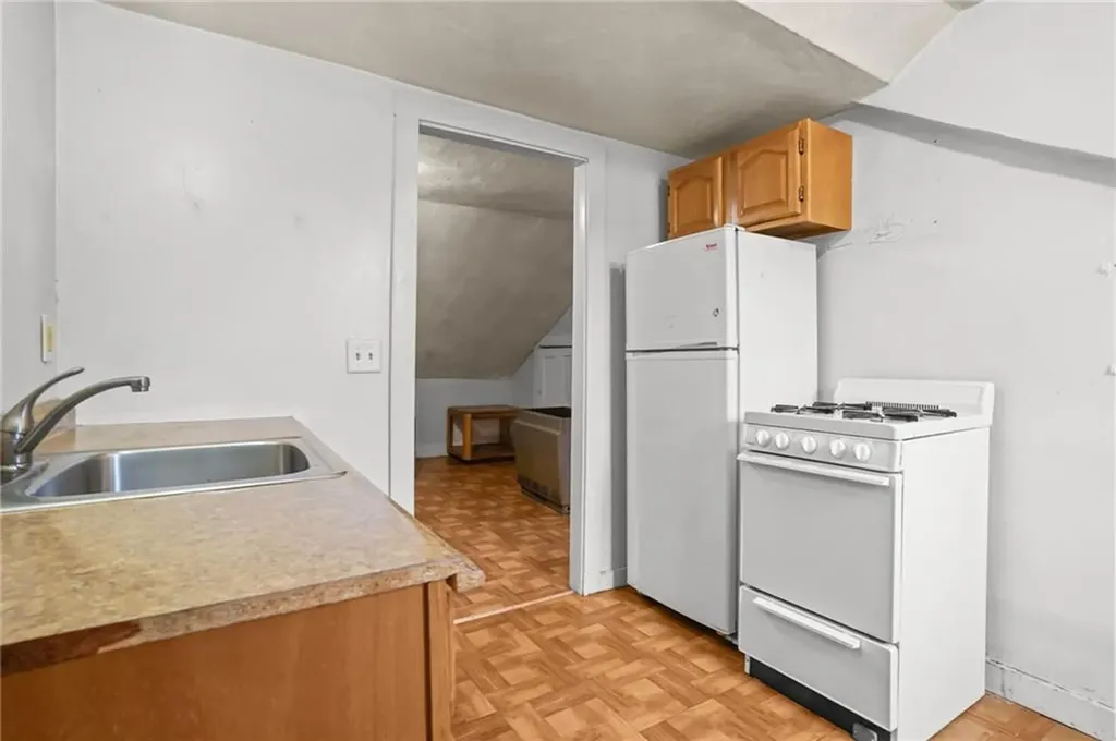 15 16 Judith Street Providence RI 02909