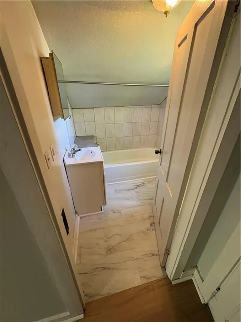 15 16 Judith Street Providence RI 02909